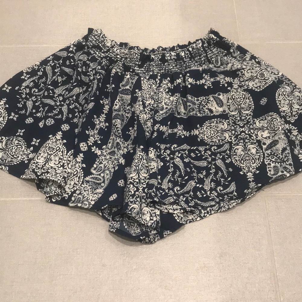 Blue flowy patterned shorts